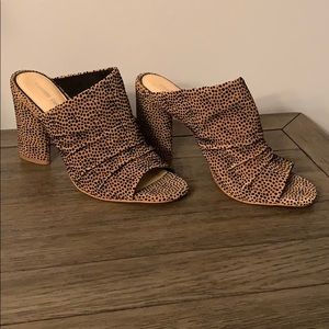 4 1/2 inch Tan/Black Clogs